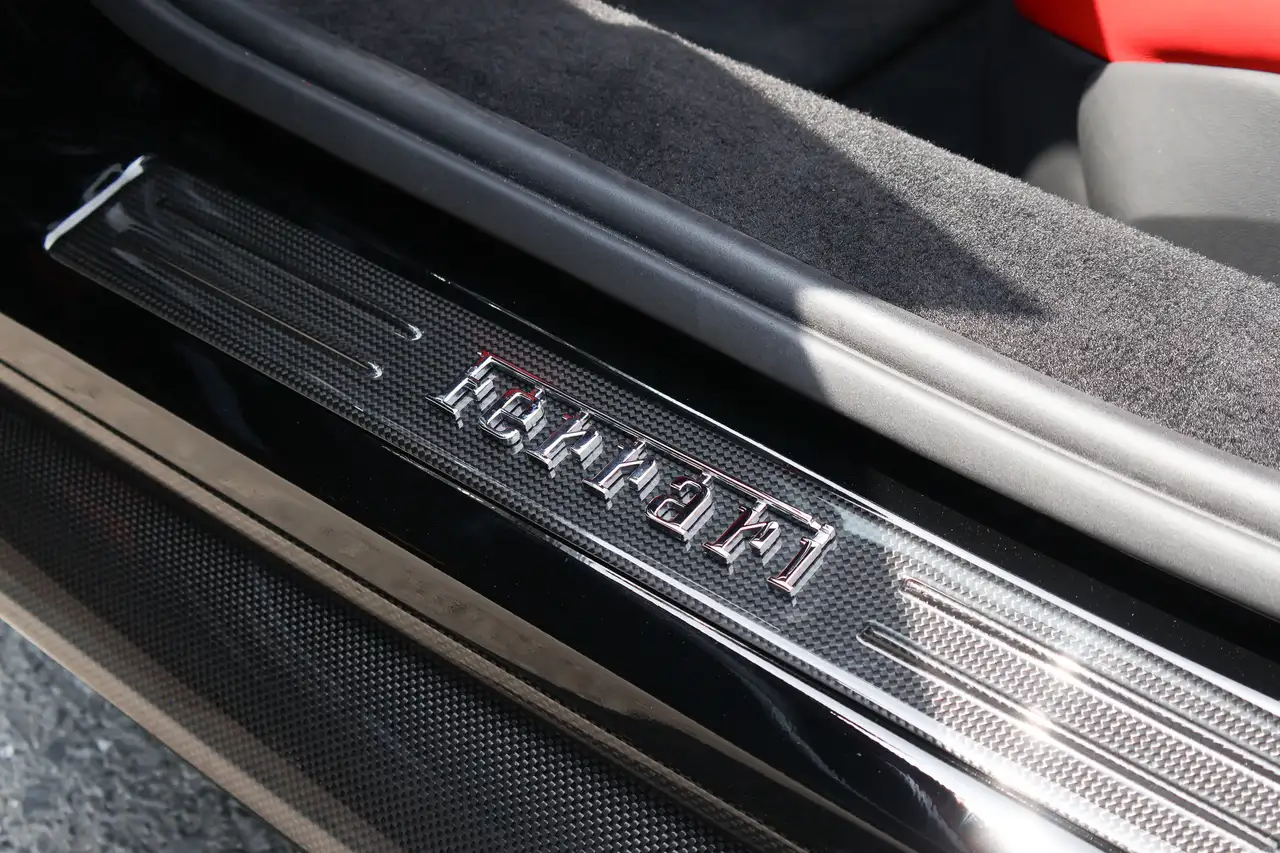 Ferrari 296 GTS снимка Ferrari 296 GTS