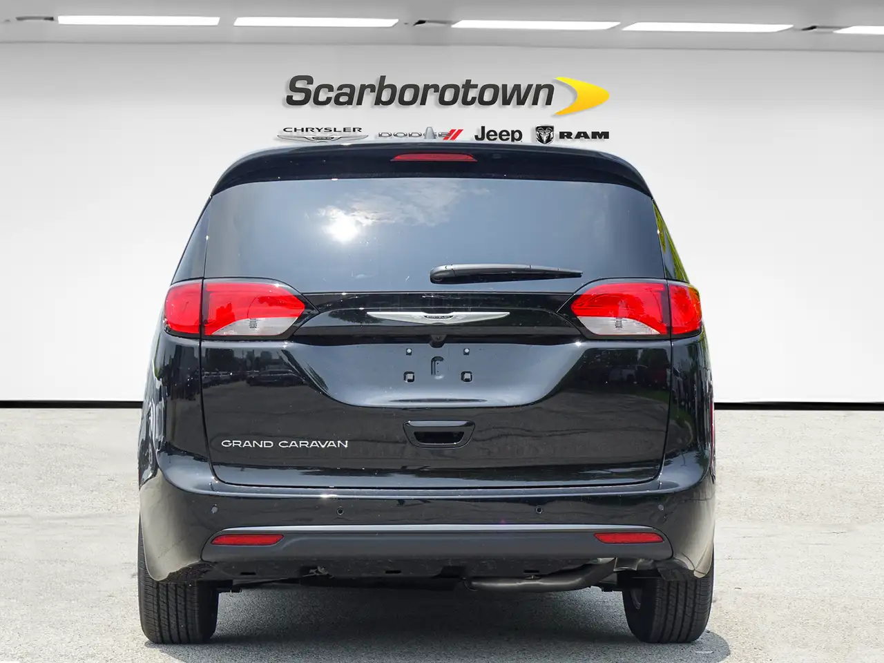 Chrysler Grand Caravan снимка Chrysler Grand Caravan