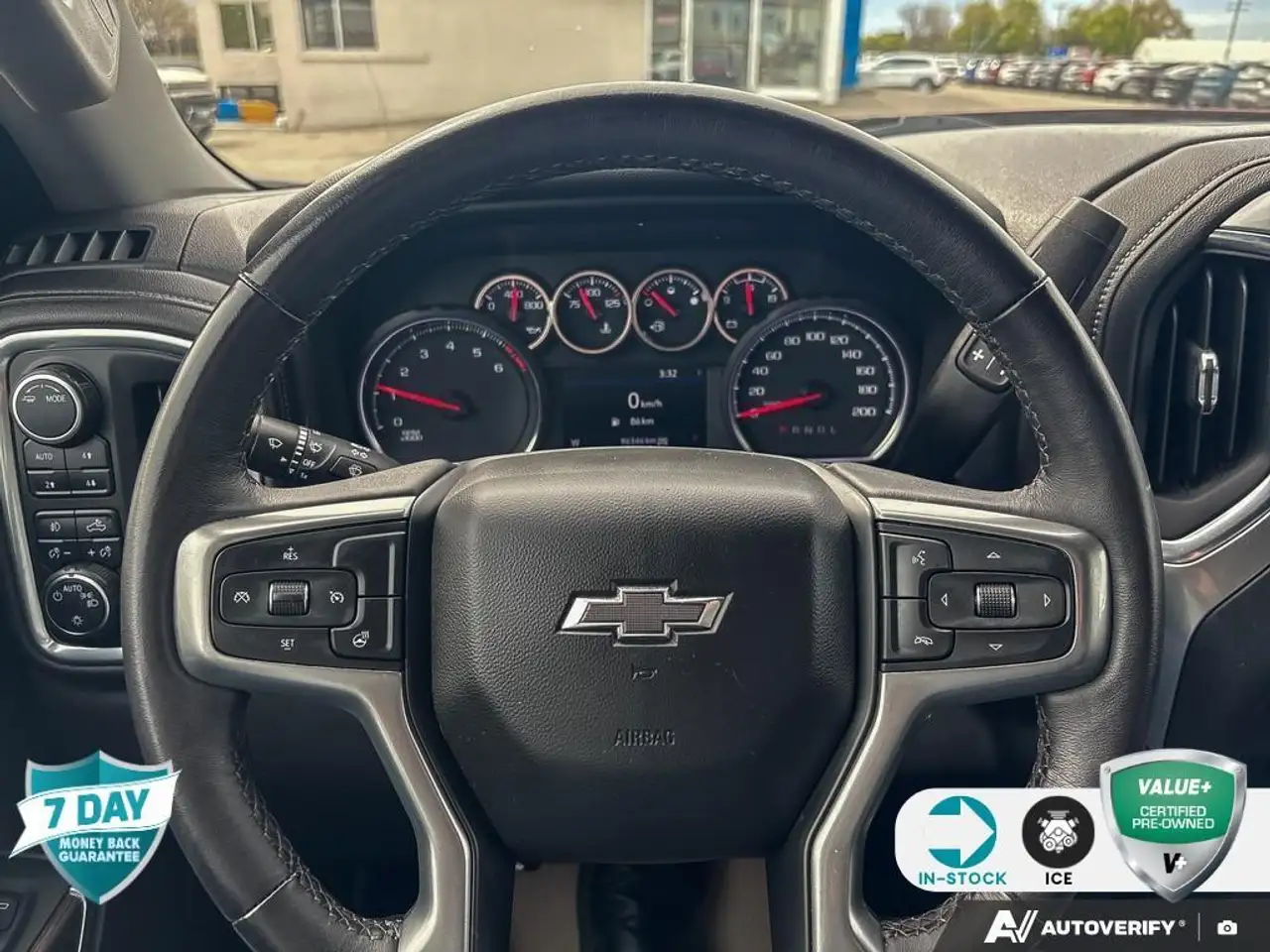Chevrolet Silverado 1500 снимка Chevrolet Silverado 1500