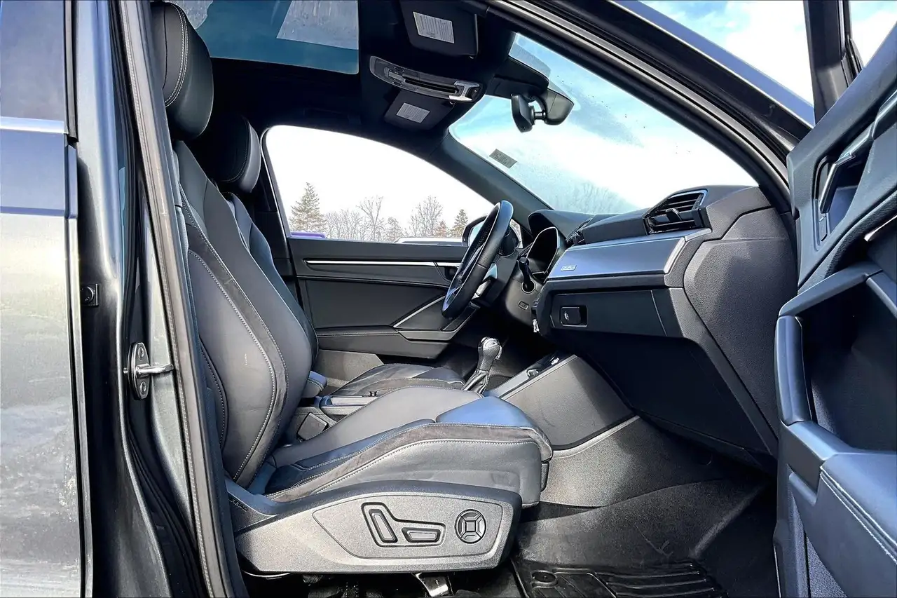 Audi Q3 photo Audi Q3