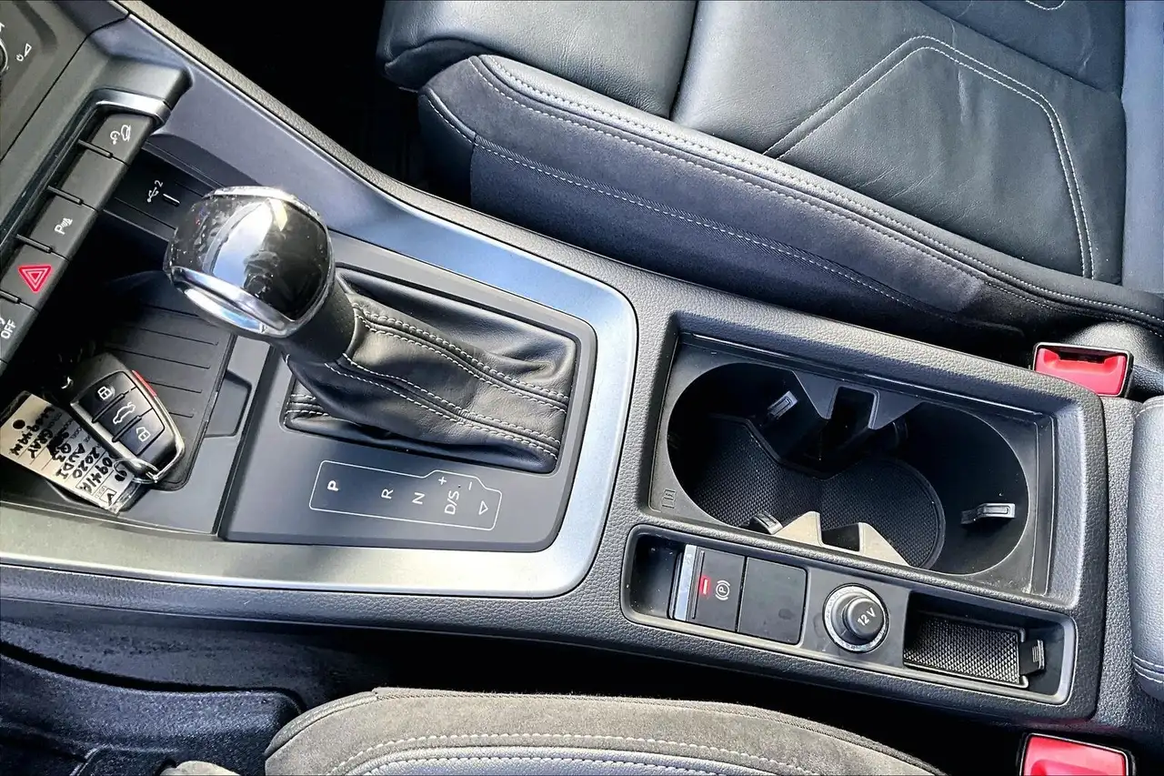 Audi Q3 photo Audi Q3