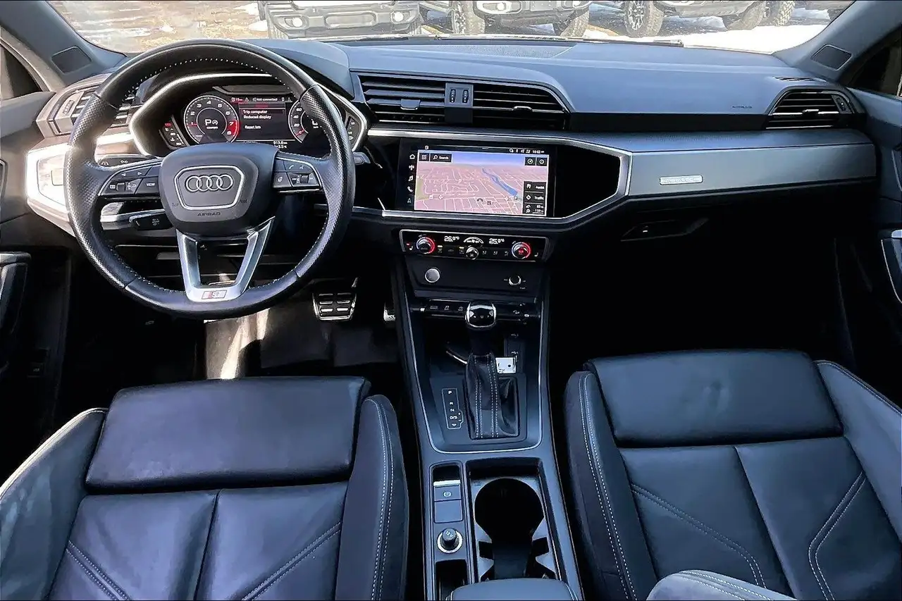 Audi Q3 photo Audi Q3