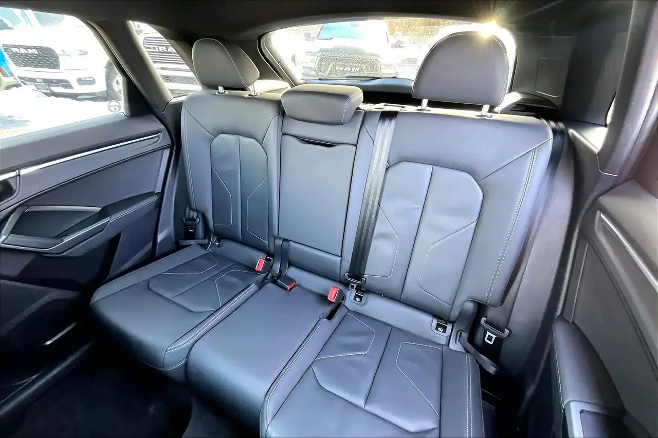 Audi Q3 photo Audi Q3