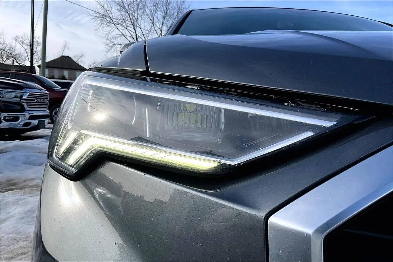 Audi Q3 photo Audi Q3