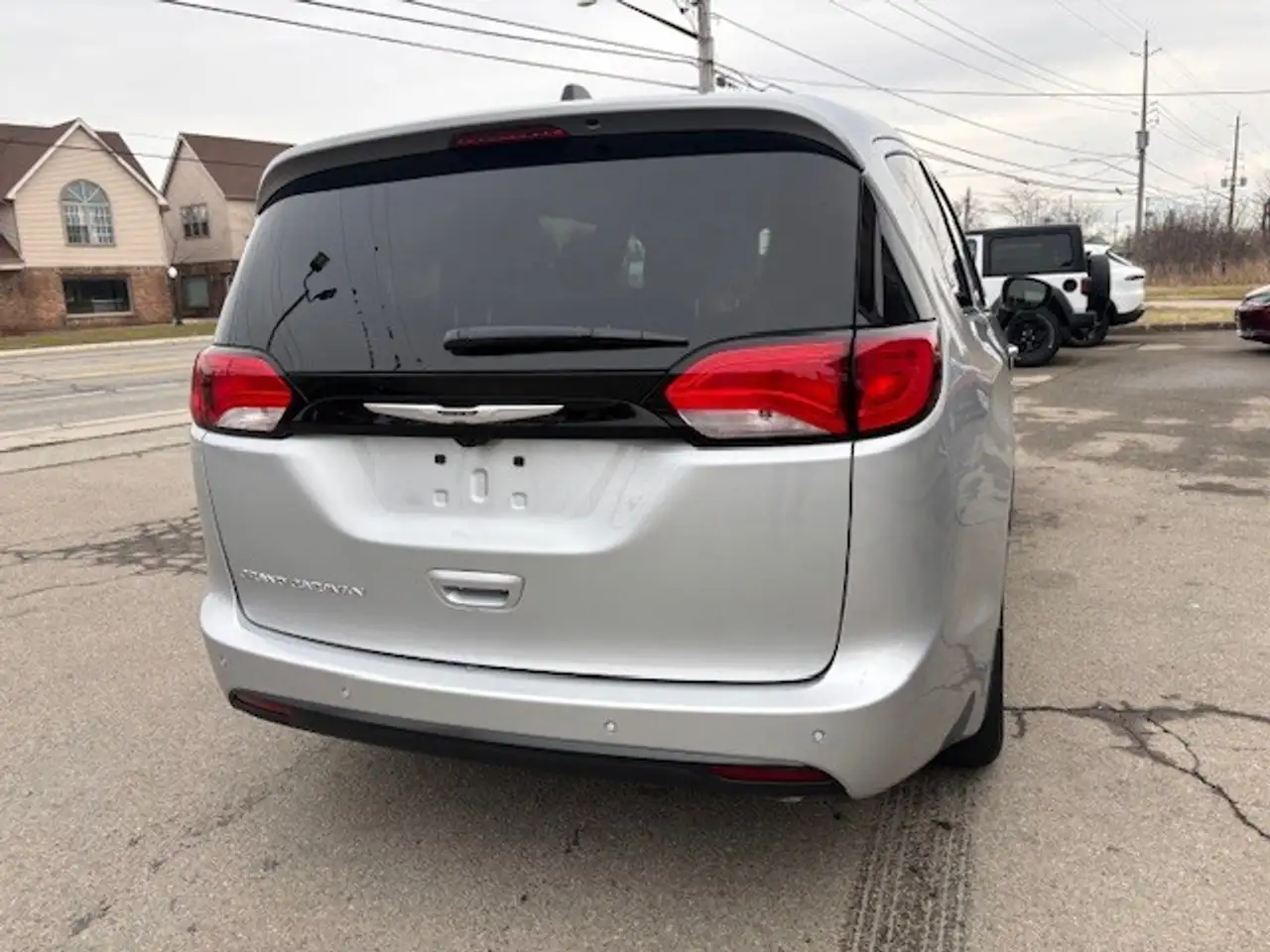 Chrysler Grand Caravan снимка Chrysler Grand Caravan