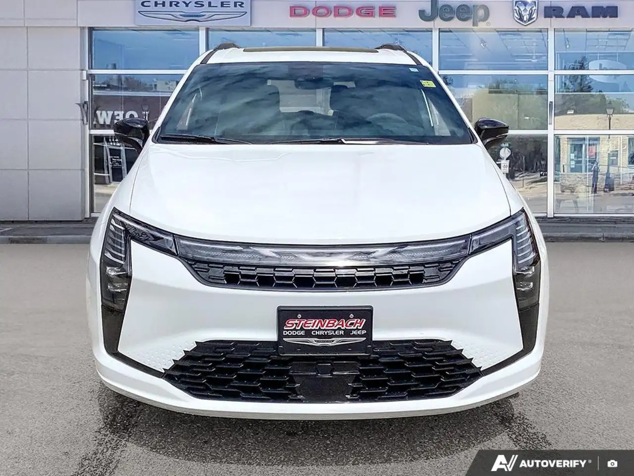 Chrysler Pacifica photo Chrysler Pacifica