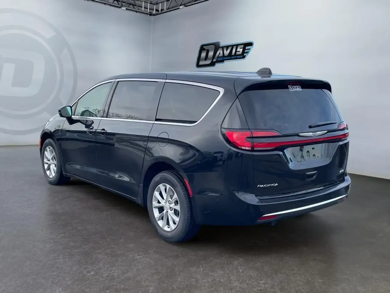 Chrysler Pacifica снимка Chrysler Pacifica