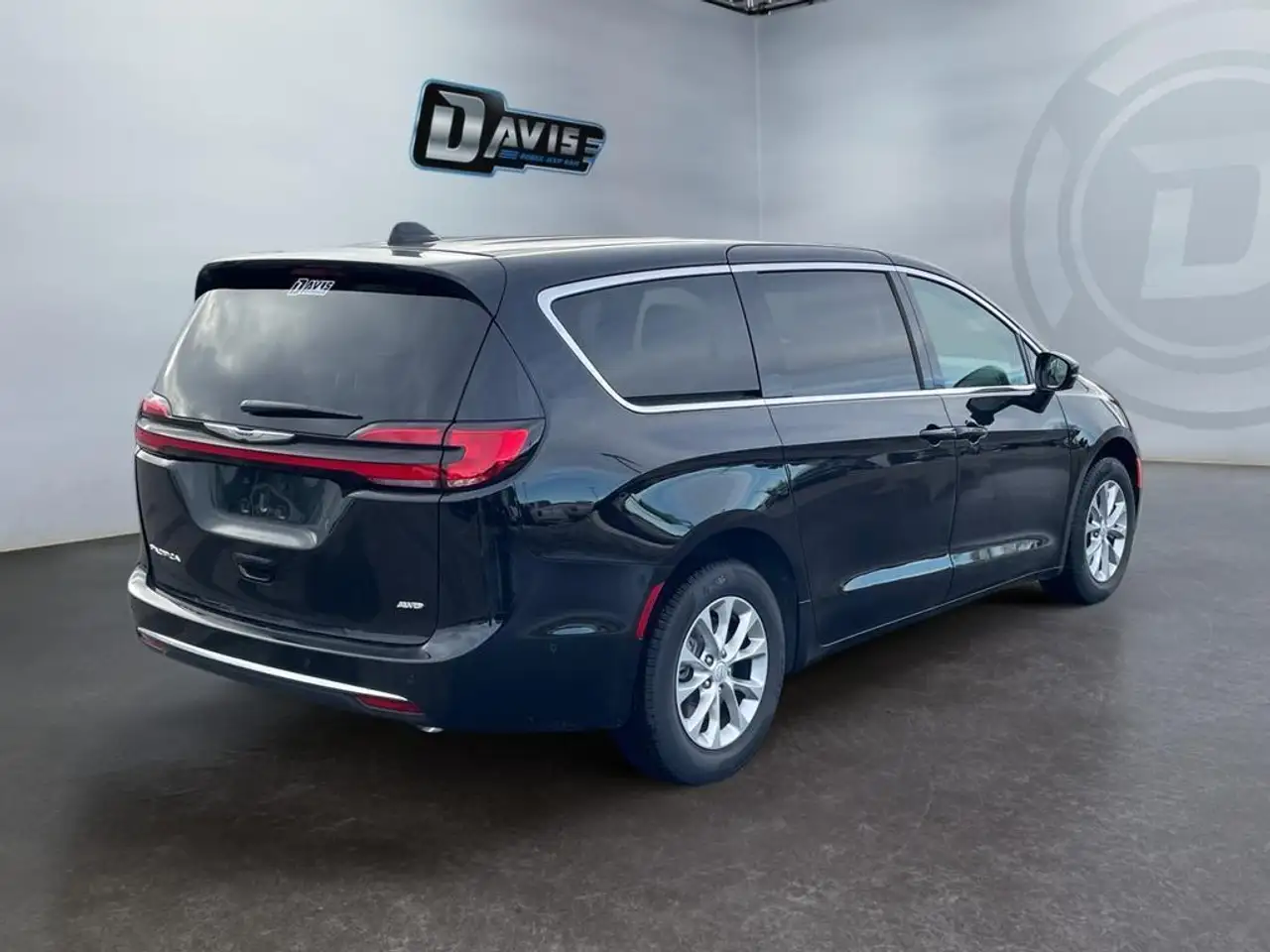 Chrysler Pacifica снимка Chrysler Pacifica