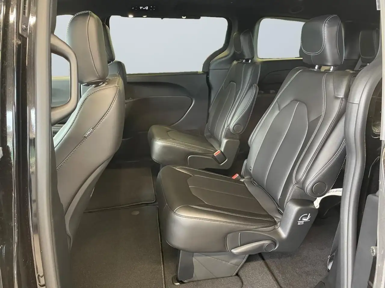 Chrysler Pacifica снимка Chrysler Pacifica