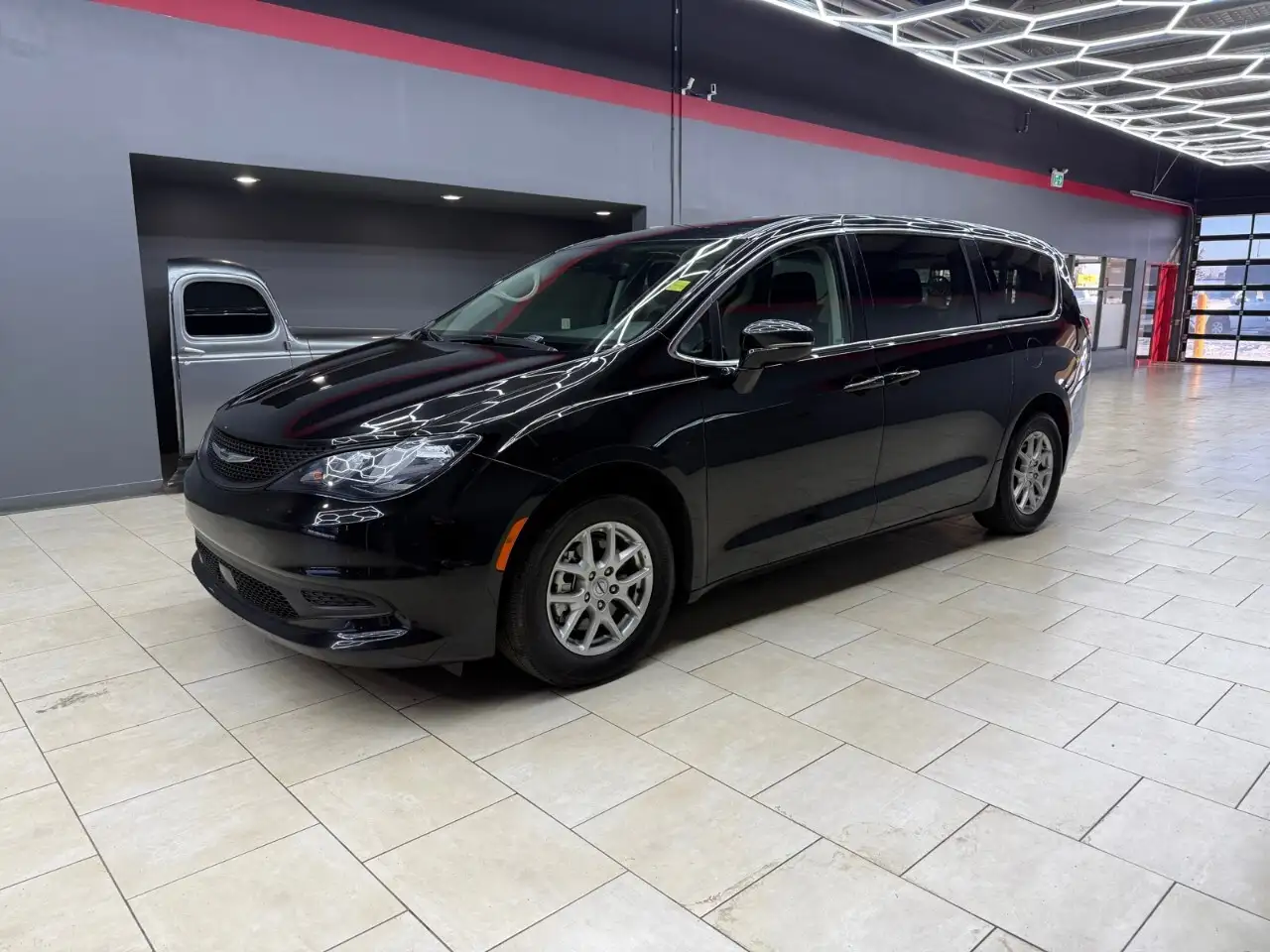 Chrysler Grand Caravan photo Chrysler Grand Caravan