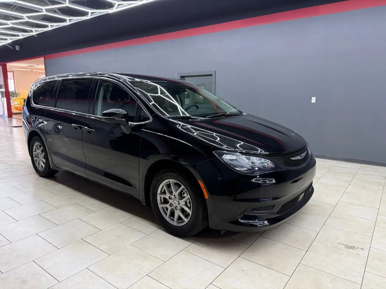 Chrysler Grand Caravan photo Chrysler Grand Caravan