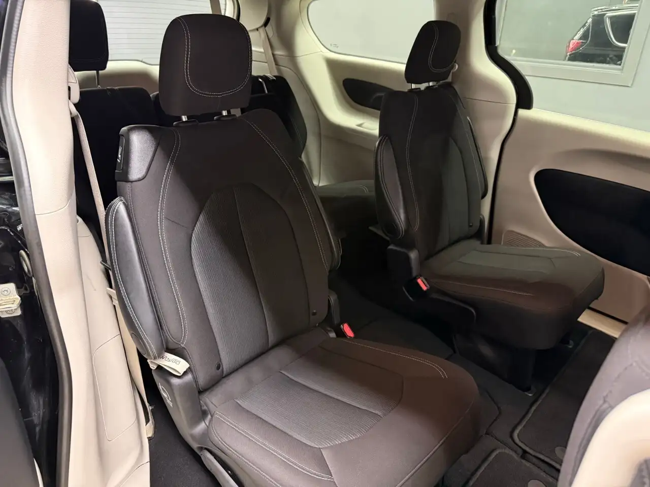 Chrysler Grand Caravan photo Chrysler Grand Caravan