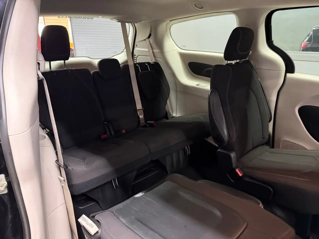 Chrysler Grand Caravan photo Chrysler Grand Caravan