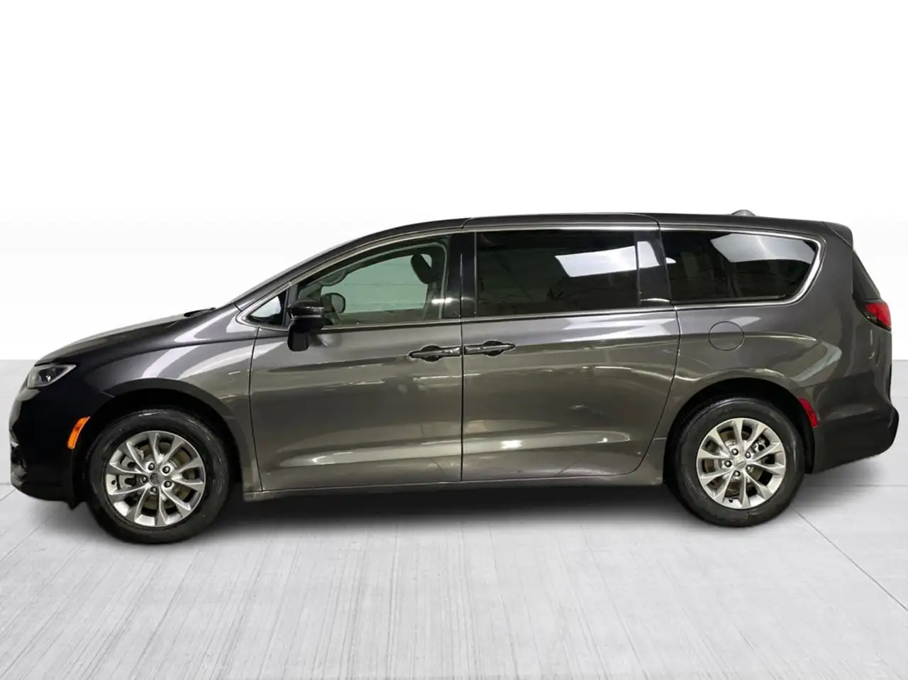 Chrysler Pacifica photo Chrysler Pacifica