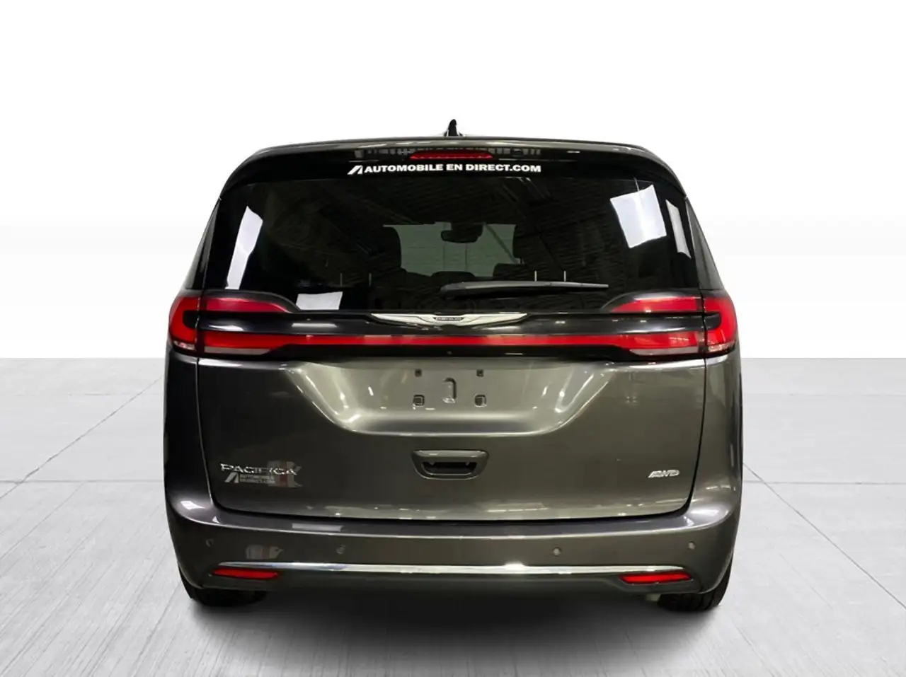 Chrysler Pacifica photo Chrysler Pacifica
