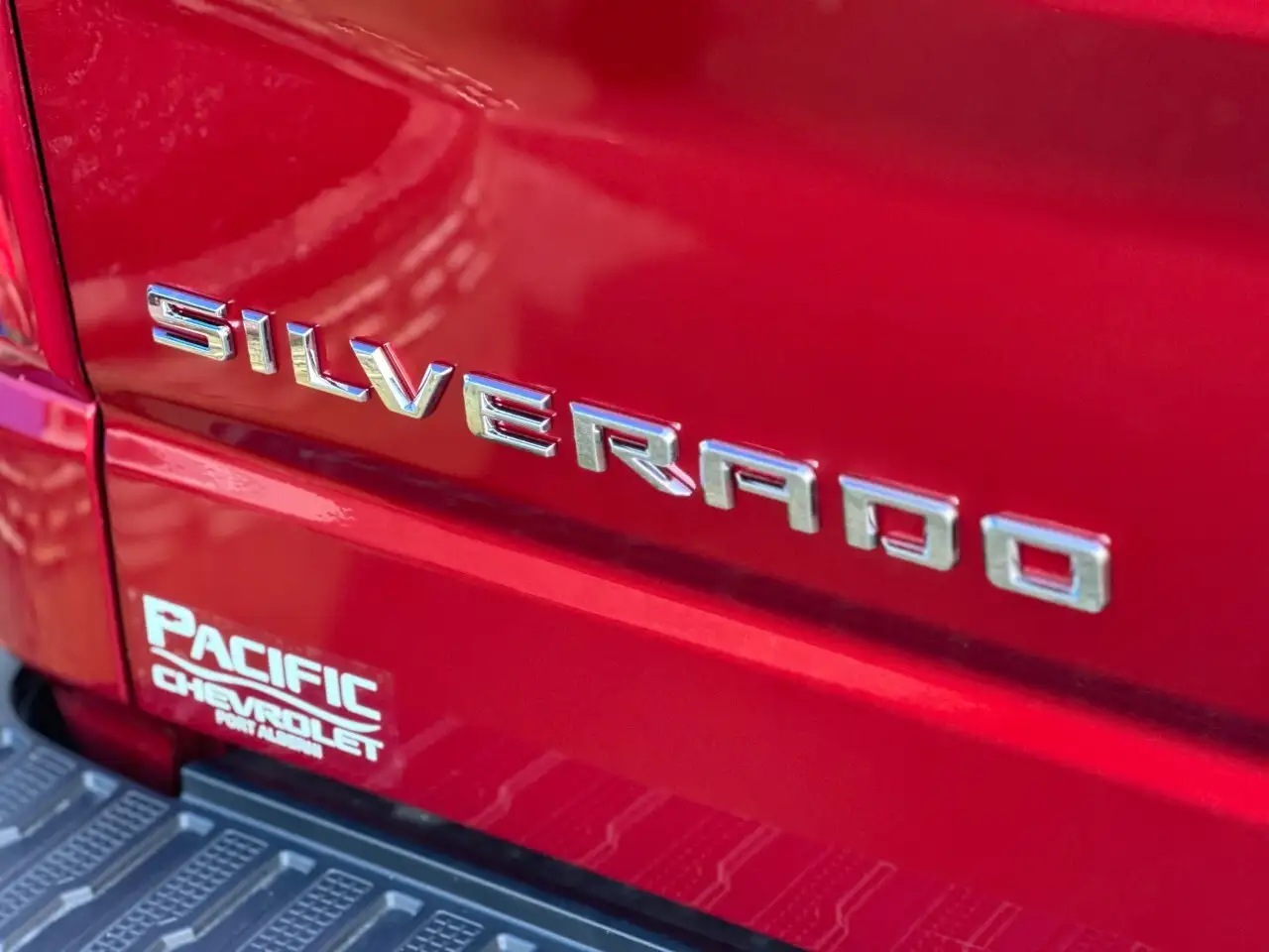 Chevrolet Silverado 1500 photo Chevrolet Silverado 1500