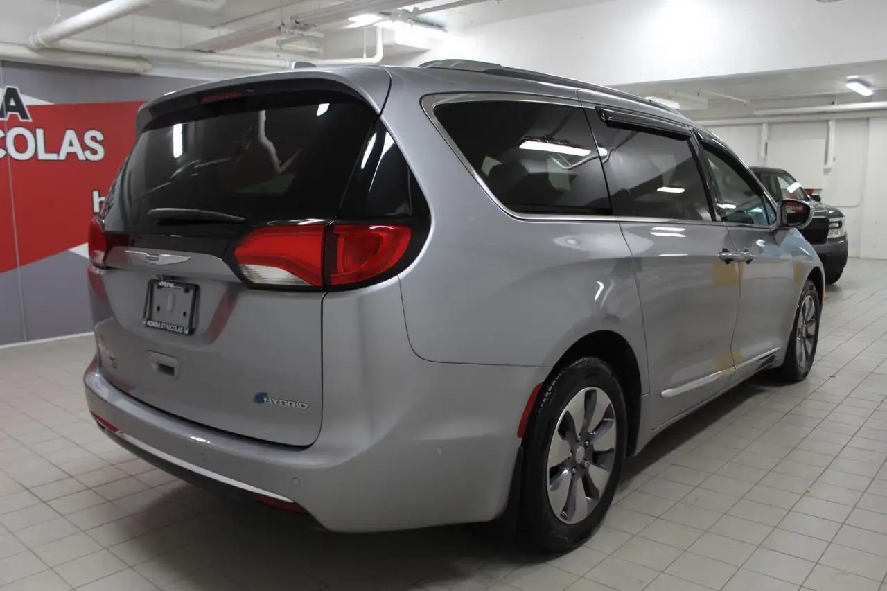 Chrysler Pacifica fotografie Chrysler Pacifica