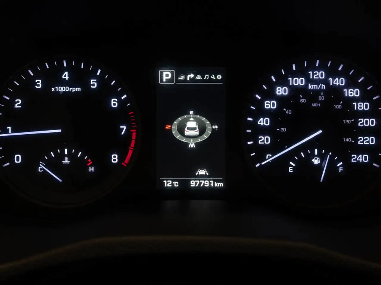 Hyundai TUCSON снимка Hyundai TUCSON