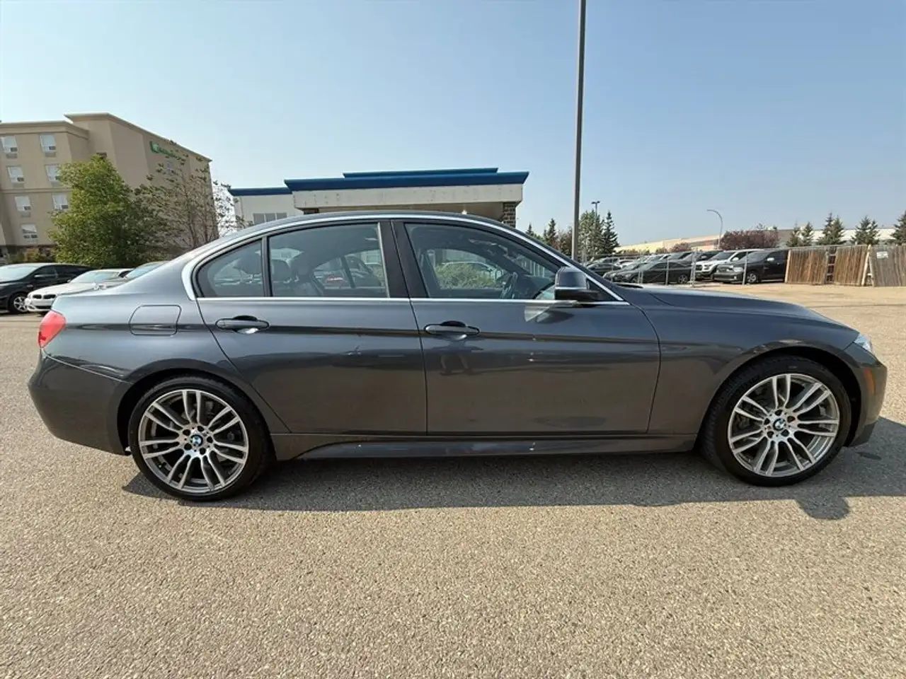 BMW 3 Series photo BMW 3 Series