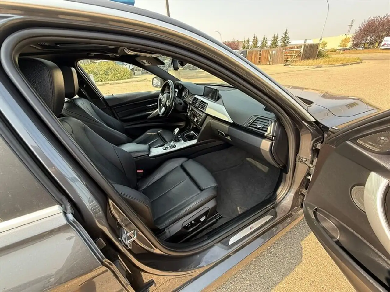 BMW 3 Series photo BMW 3 Series