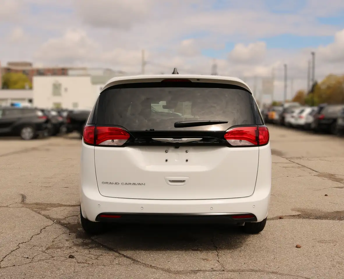 Chrysler Grand Caravan снимка Chrysler Grand Caravan