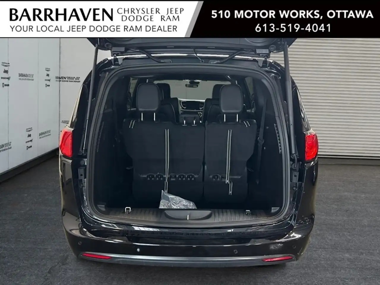 Chrysler Grand Caravan photo Chrysler Grand Caravan