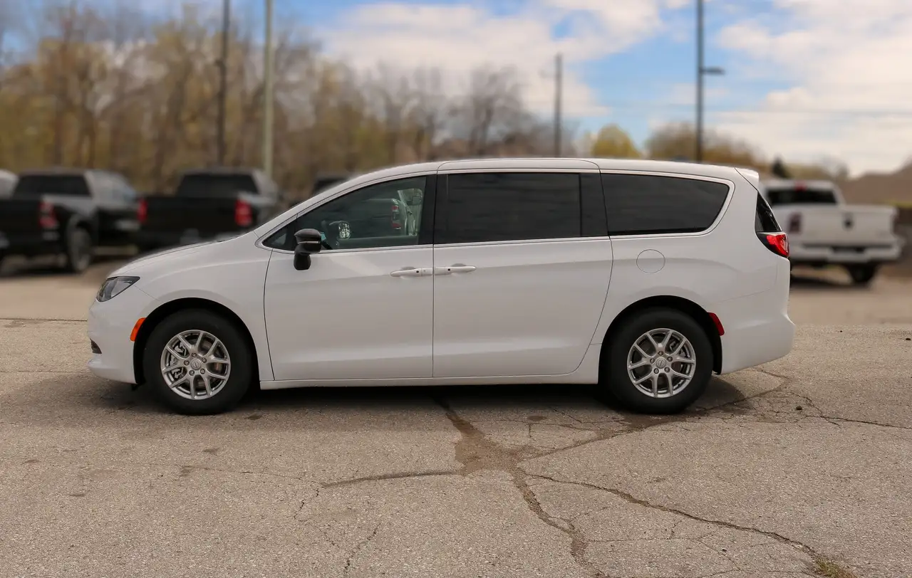 Chrysler Grand Caravan снимка Chrysler Grand Caravan