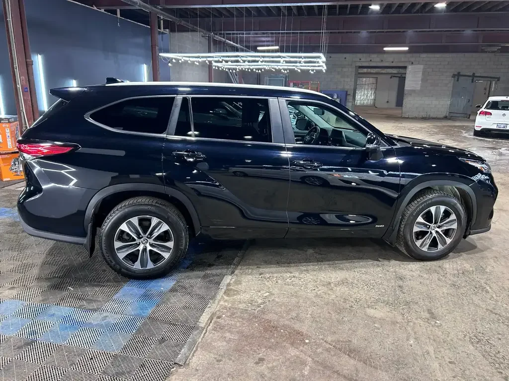 Toyota Highlander снимка Toyota Highlander