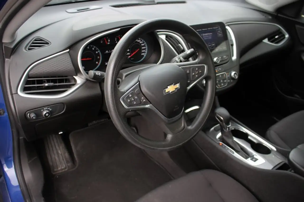 Chevrolet Malibu снимка Chevrolet Malibu