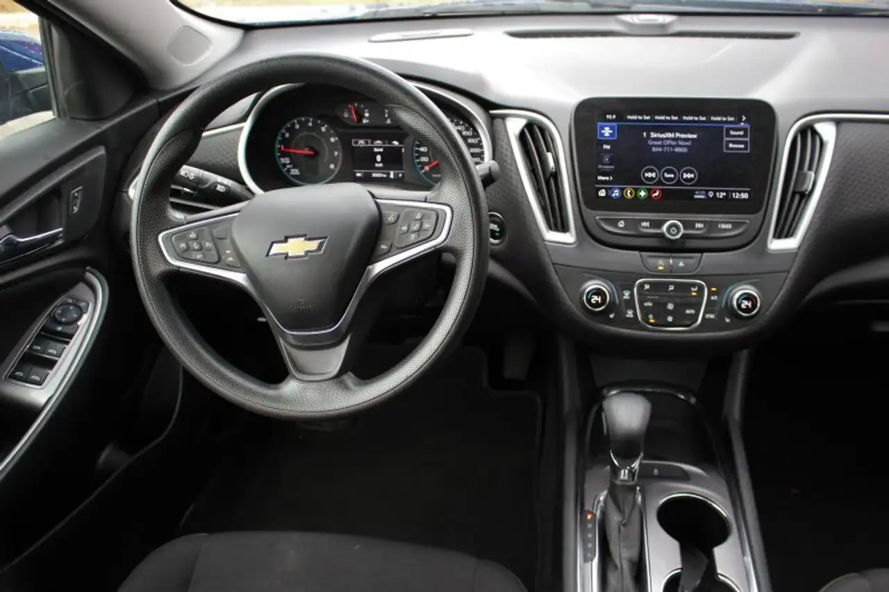 Chevrolet Malibu снимка Chevrolet Malibu
