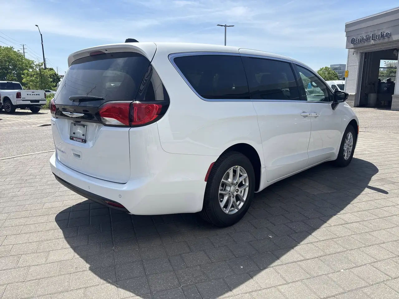 Chrysler Grand Caravan снимка Chrysler Grand Caravan