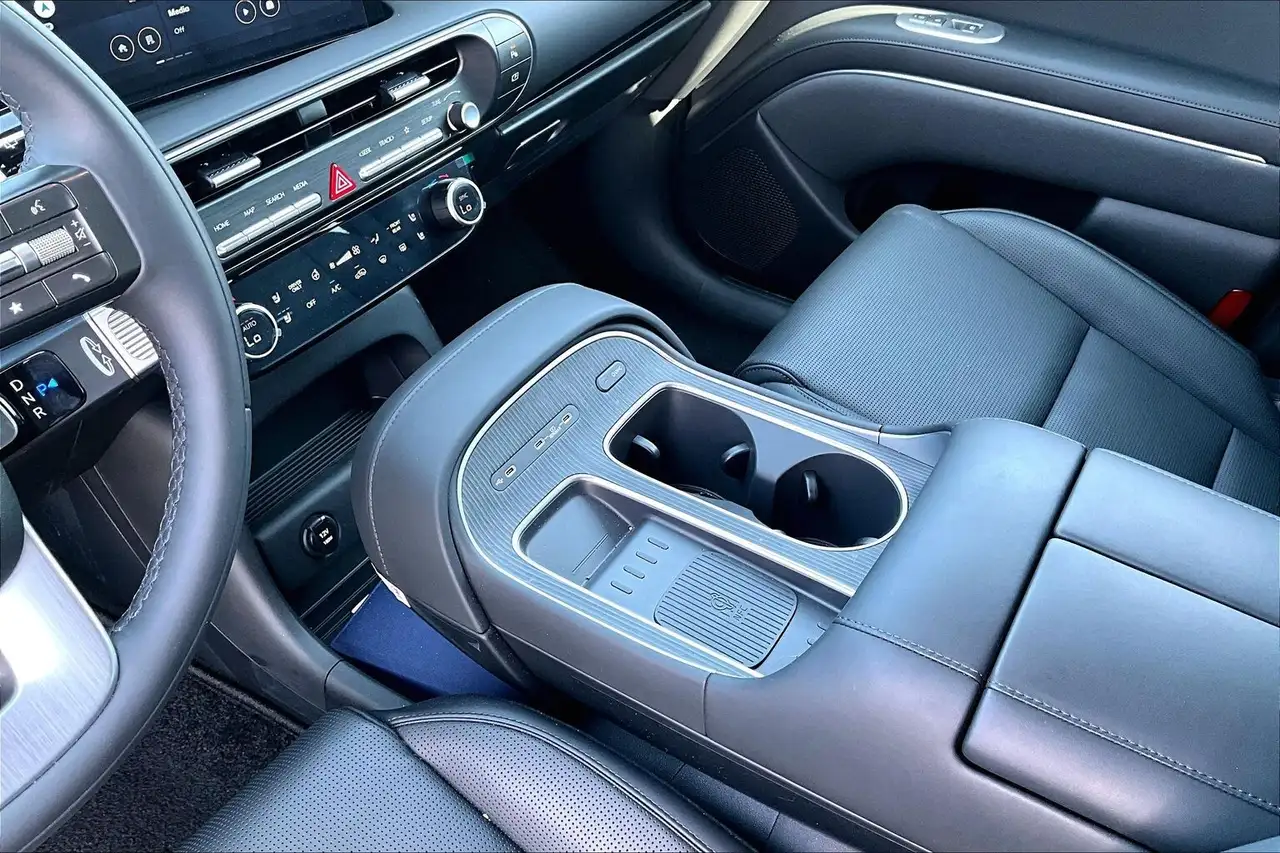 Hyundai PALISADE Hybrid снимка Hyundai PALISADE Hybrid