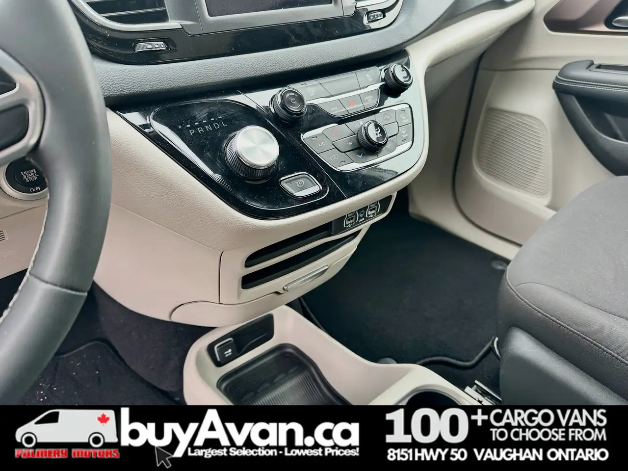 Chrysler Grand Caravan снимка Chrysler Grand Caravan