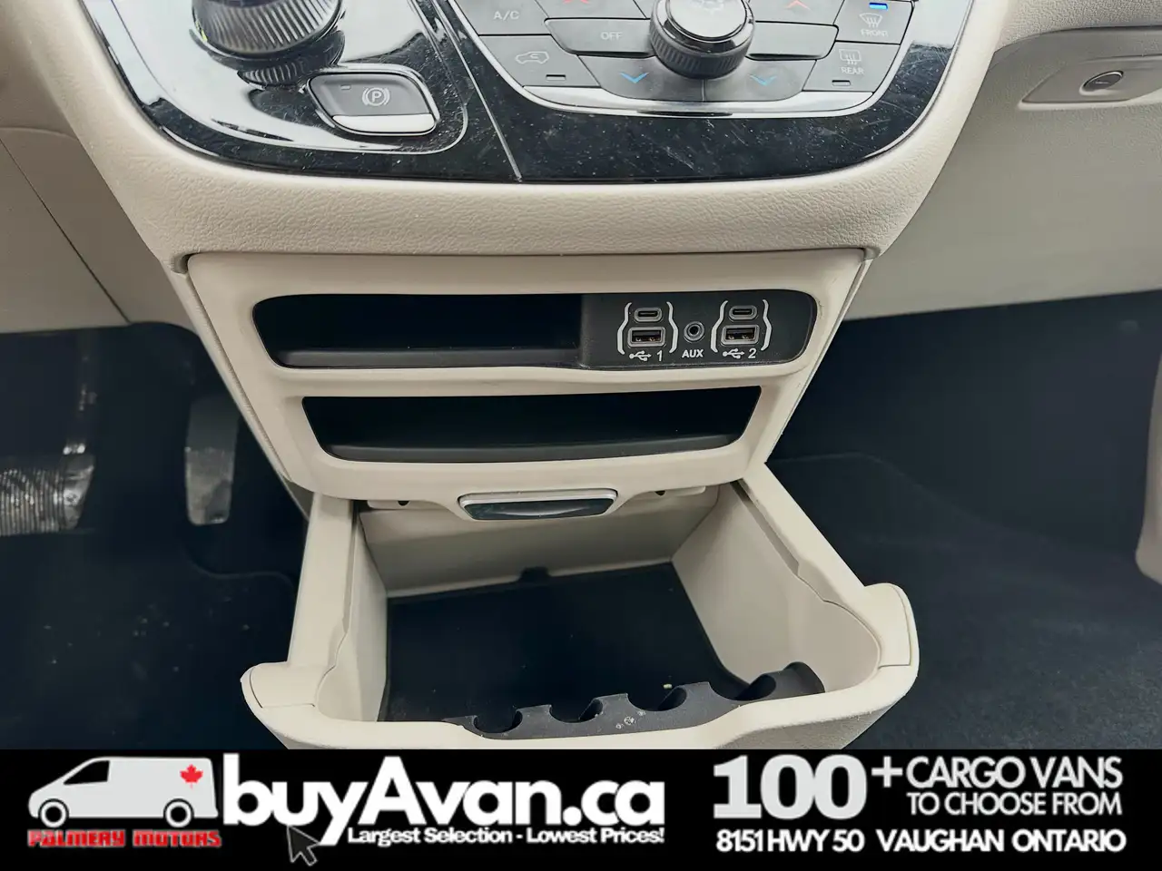 Chrysler Grand Caravan снимка Chrysler Grand Caravan
