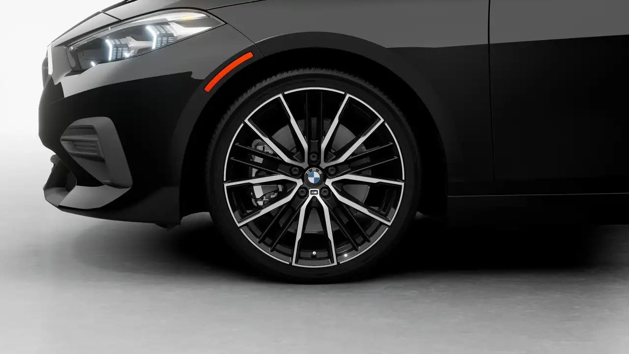 BMW 2 Series photo BMW 2 Series