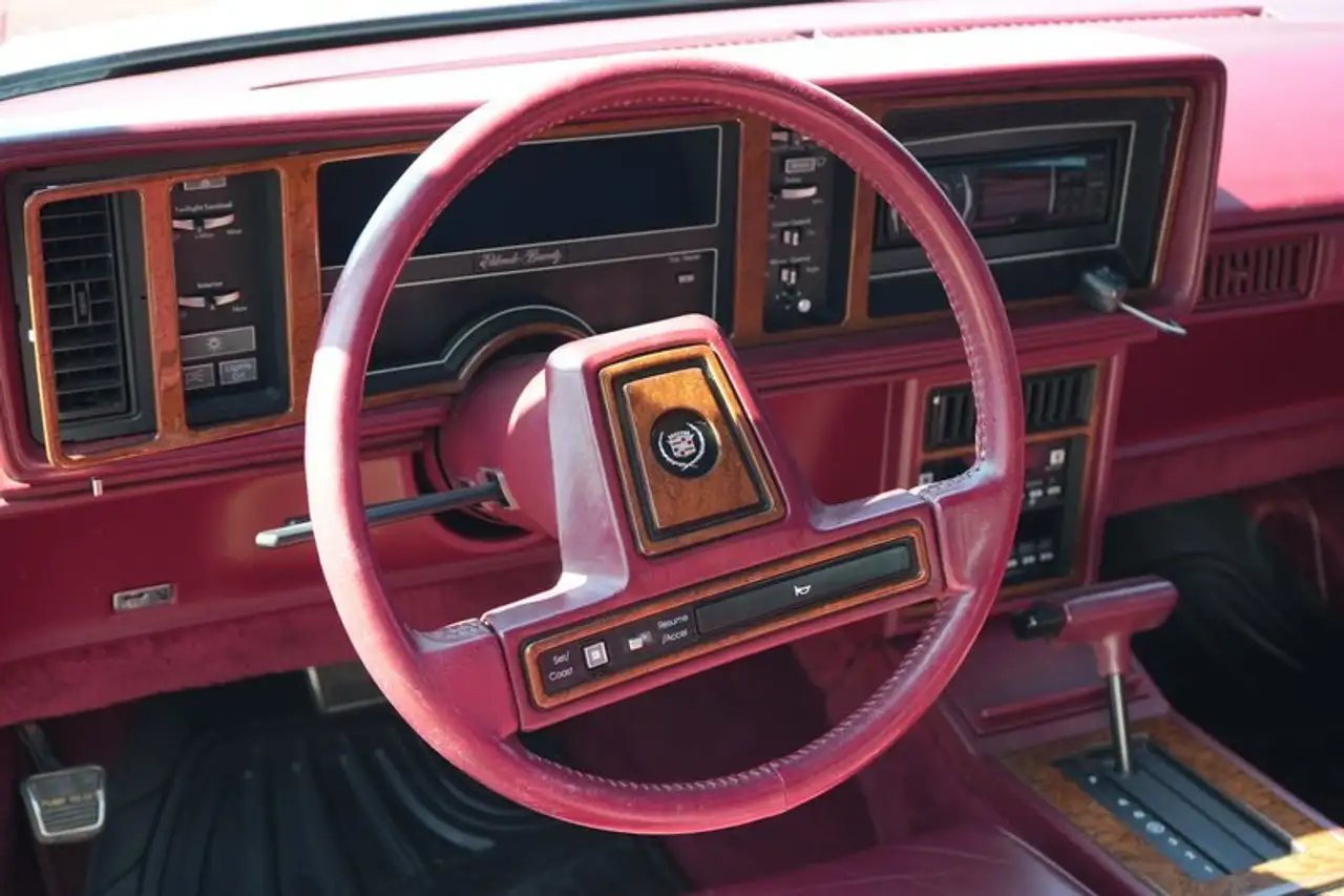 Cadillac Eldorado снимка Cadillac Eldorado