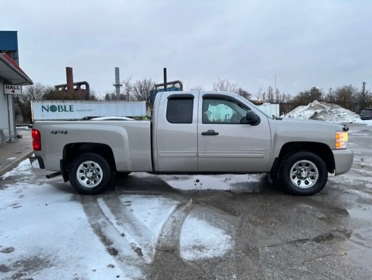 Chevrolet Silverado 1500 снимка Chevrolet Silverado 1500