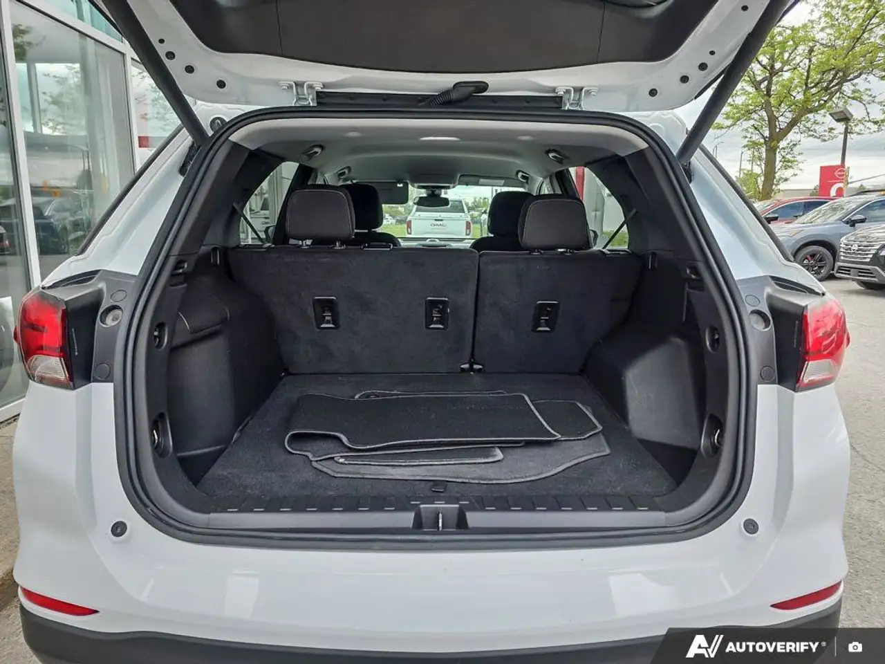 Chevrolet Equinox снимка Chevrolet Equinox