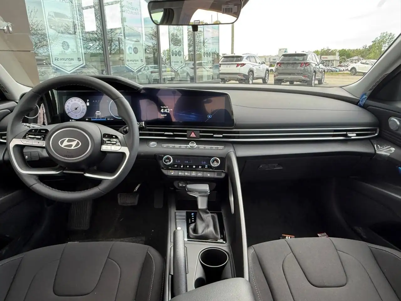 Hyundai ELANTRA снимка Hyundai ELANTRA