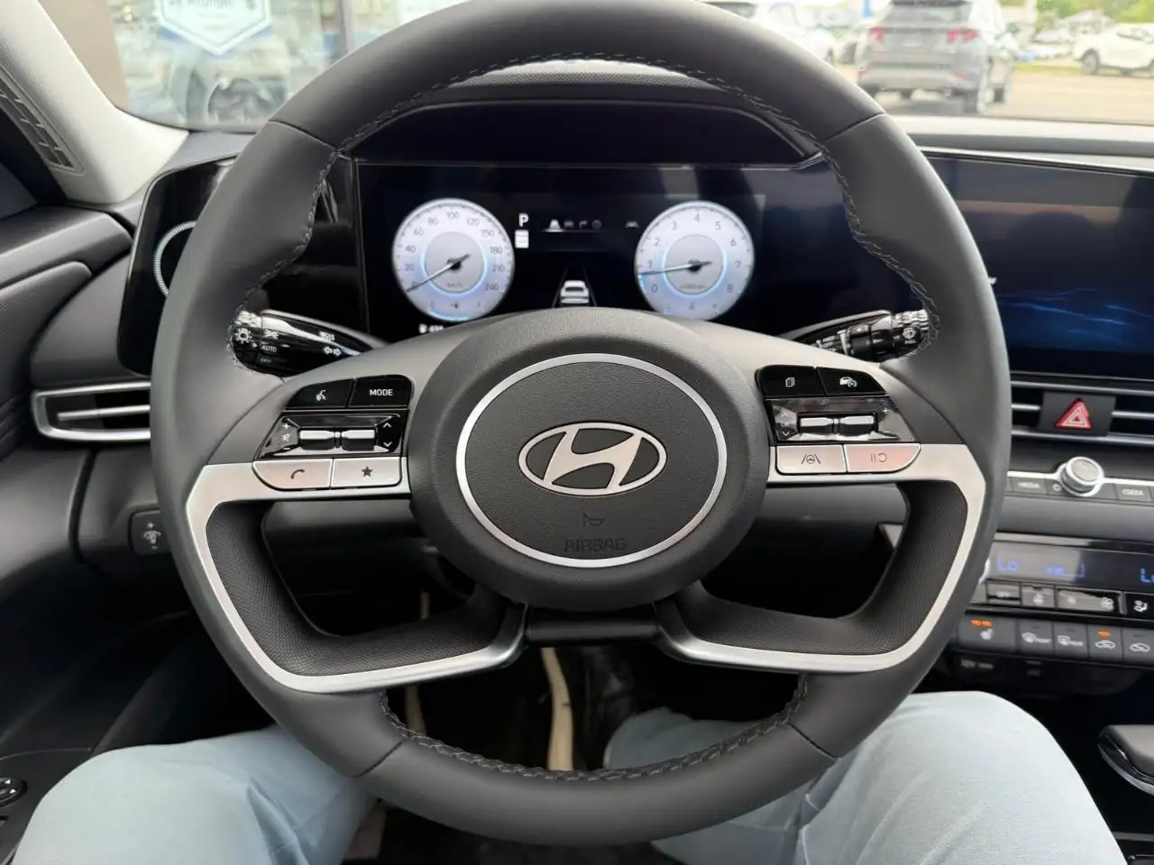 Hyundai ELANTRA снимка Hyundai ELANTRA