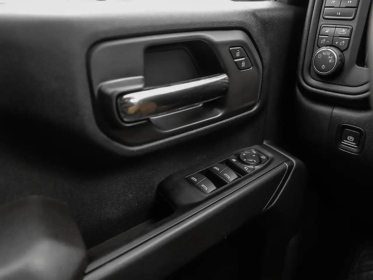 Chevrolet Silverado 2500 photo Chevrolet Silverado 2500