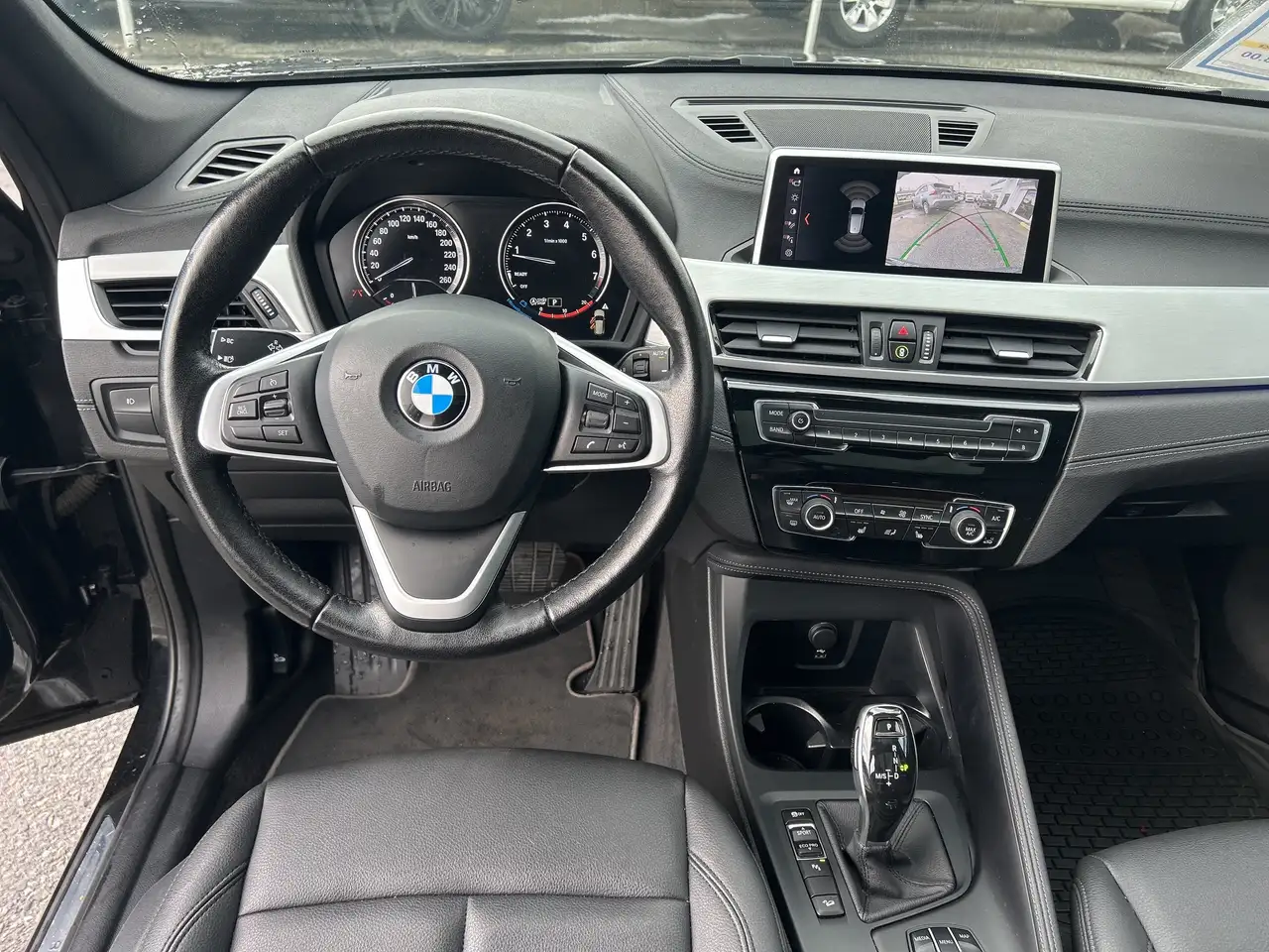 BMW X1 снимка BMW X1