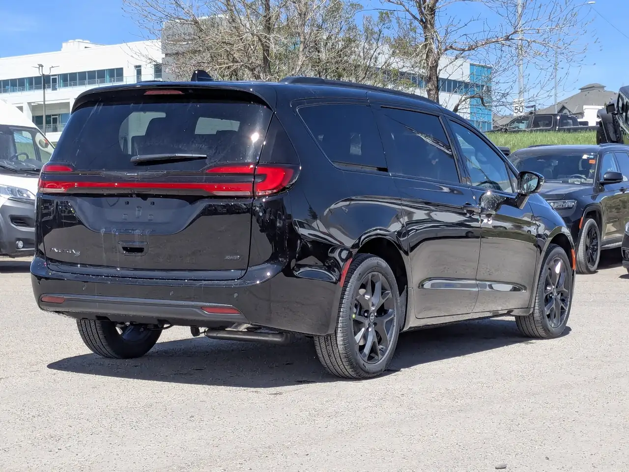 Chrysler Pacifica photo Chrysler Pacifica