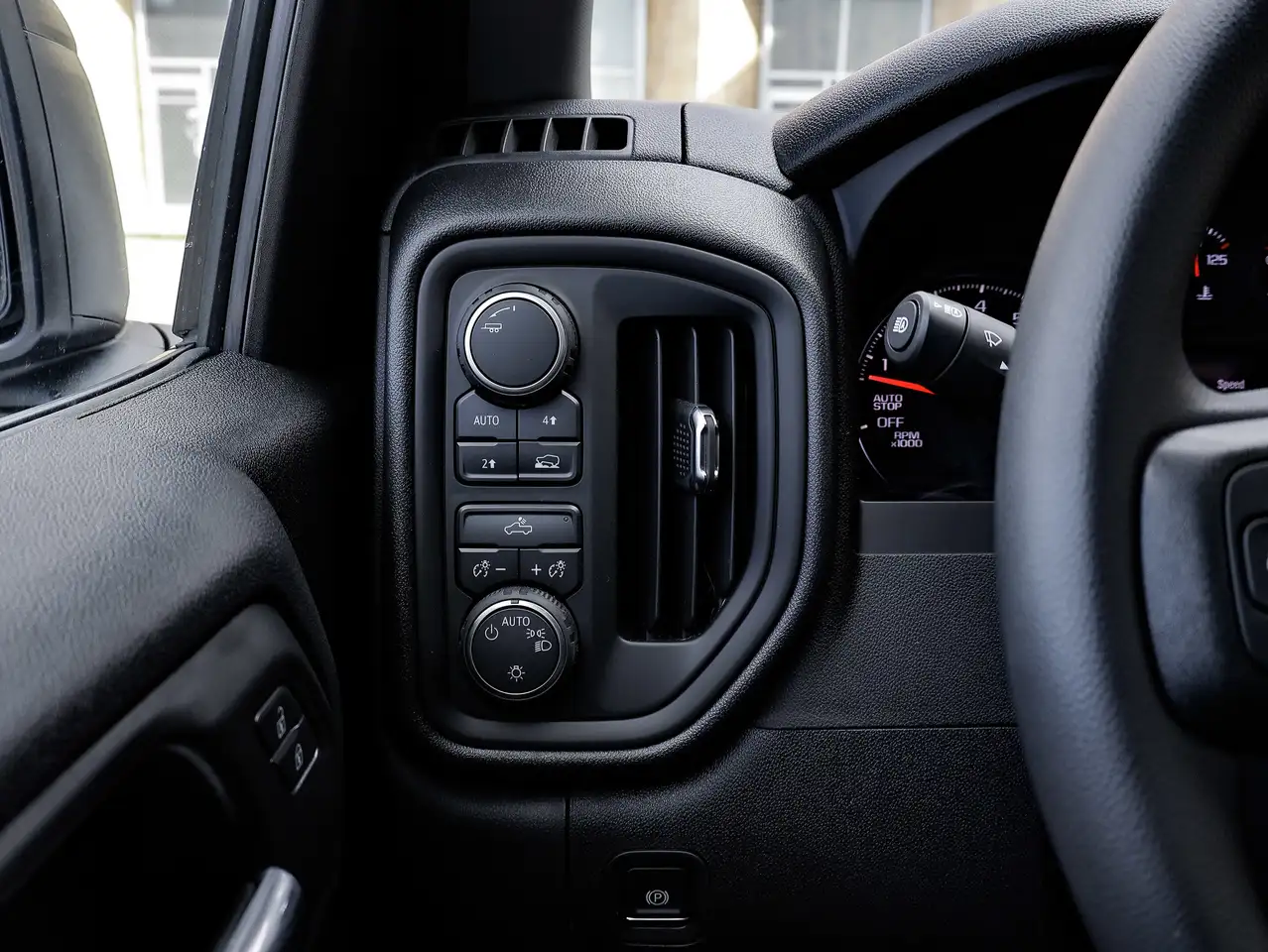 Chevrolet Silverado 1500 снимка Chevrolet Silverado 1500