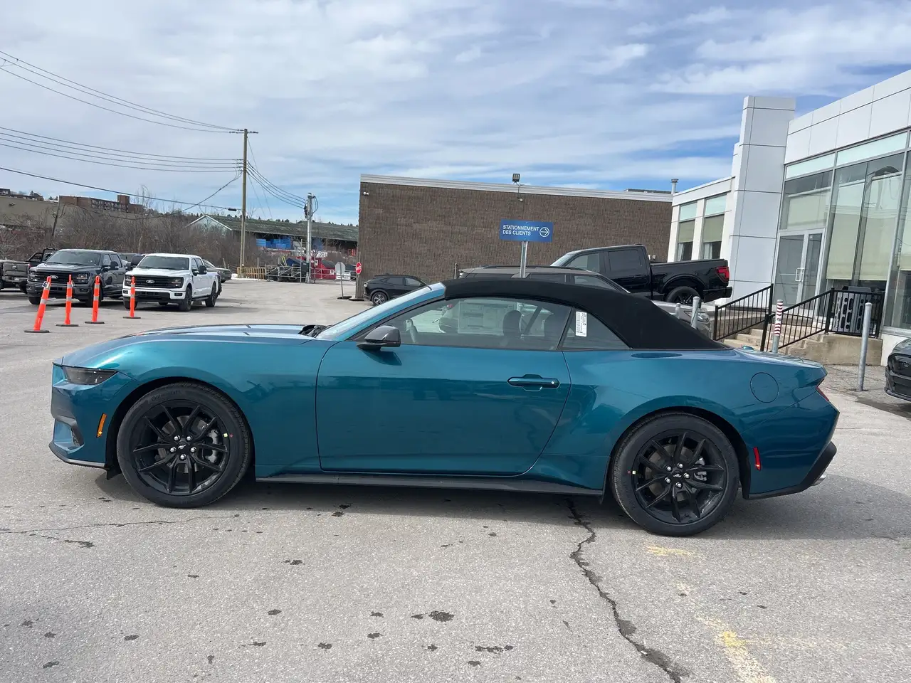 Ford Mustang photo Ford Mustang
