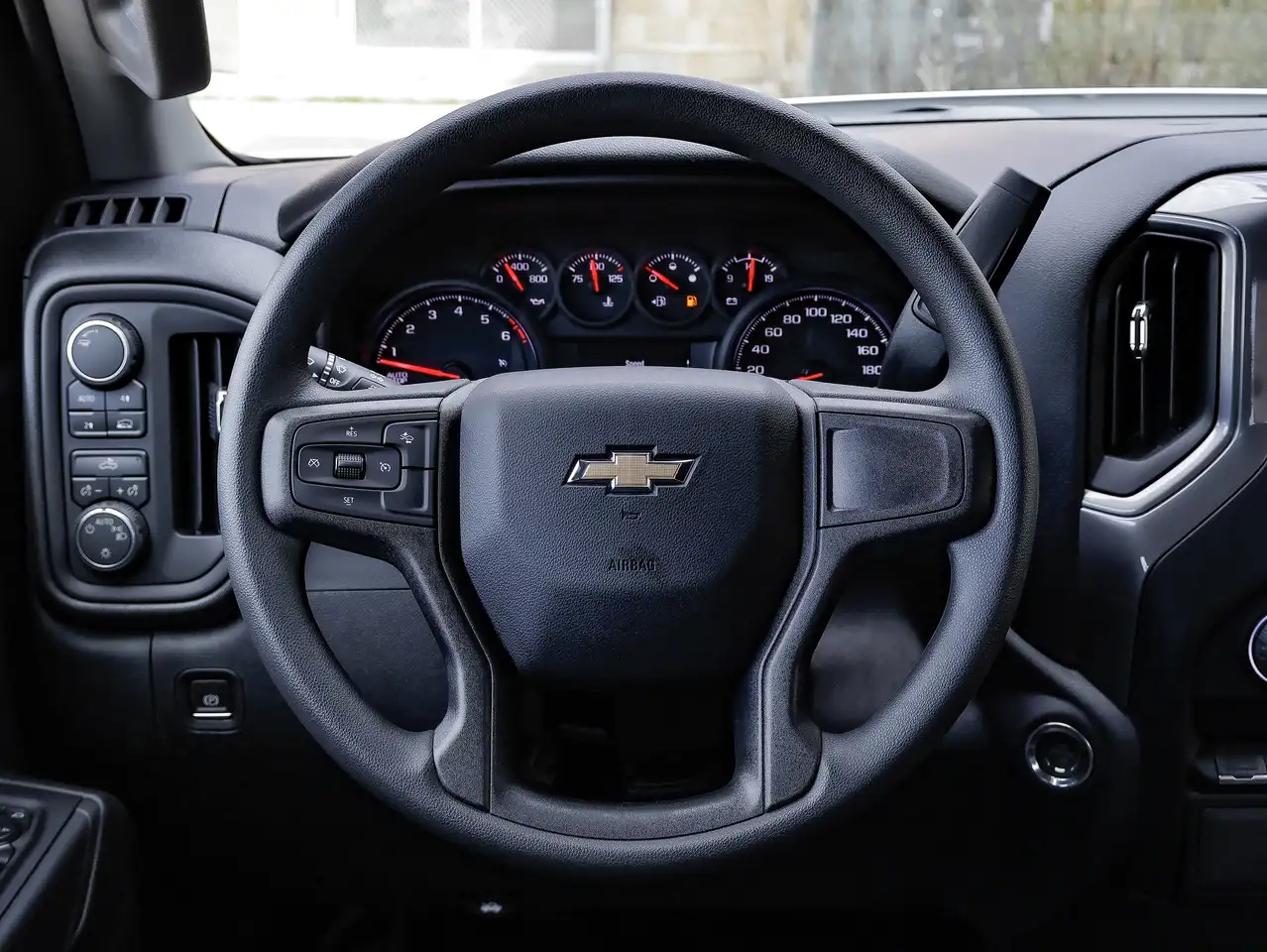 Chevrolet Silverado 1500 снимка Chevrolet Silverado 1500
