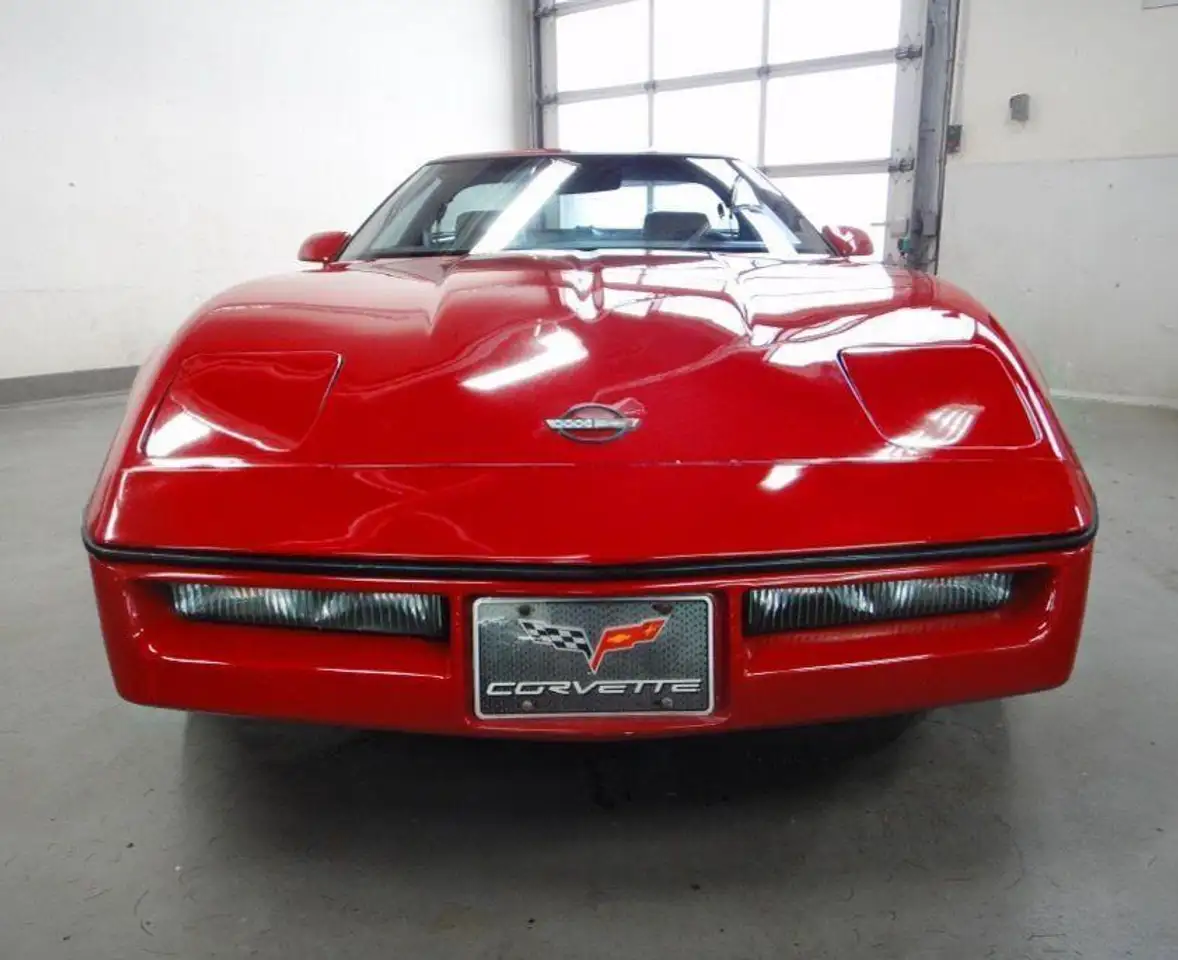 Chevrolet Corvette снимка Chevrolet Corvette