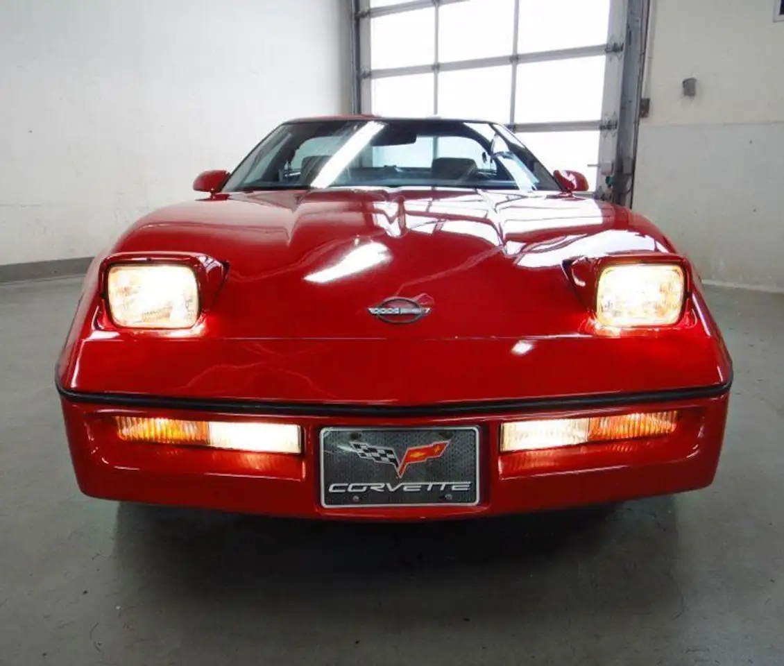 Chevrolet Corvette снимка Chevrolet Corvette