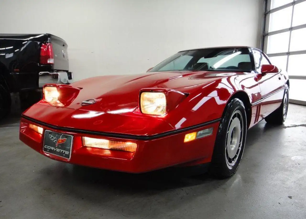 Chevrolet Corvette снимка Chevrolet Corvette