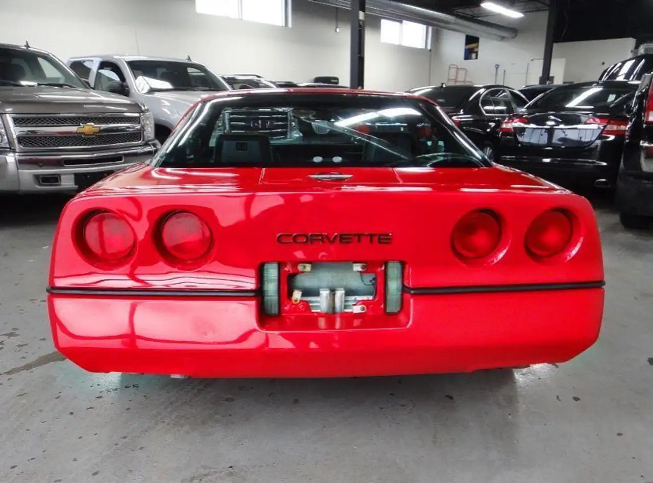 Chevrolet Corvette снимка Chevrolet Corvette